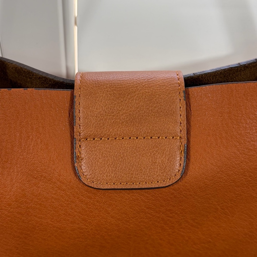 Vegan Leather Bucket Shoulder Bag - Picture 4 of 9